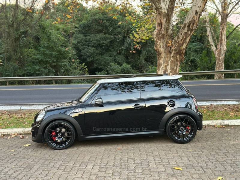 MINI - COOPER - 2013/2013 - Preta - R$ 75.900,00