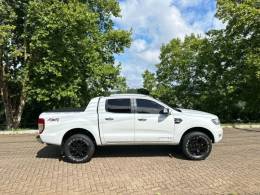 FORD - RANGER - 2016/2017 - Branca - R$ 142.900,00