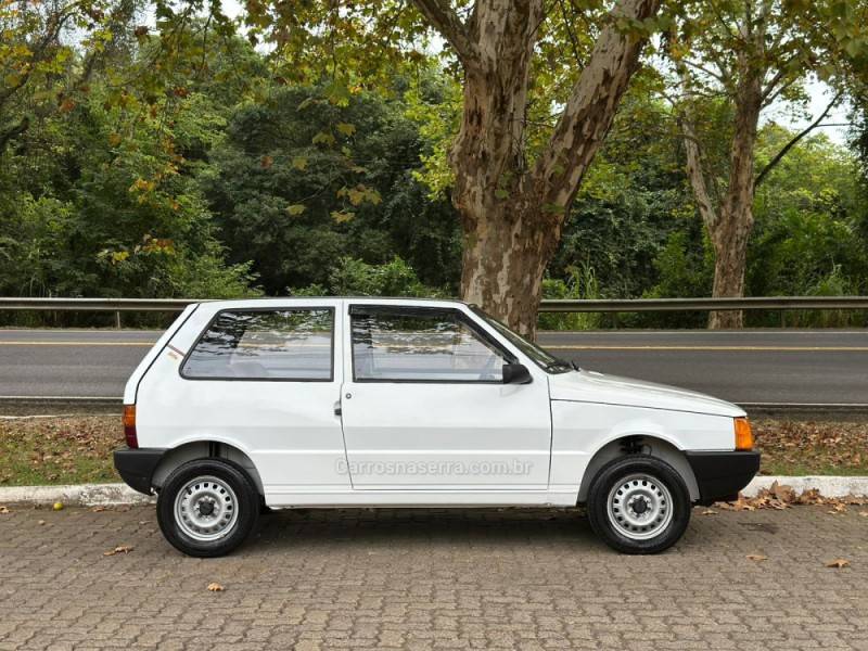 FIAT - UNO - 1991/1991 - Branca - R$ 18.900,00
