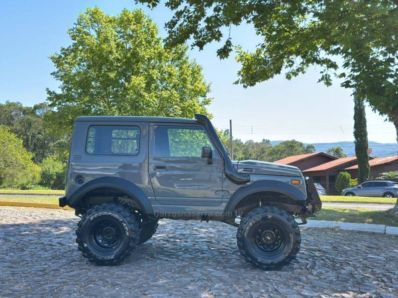 SUZUKI - SAMURAI - 1993/1993 - Cinza - R$ 79.900,00