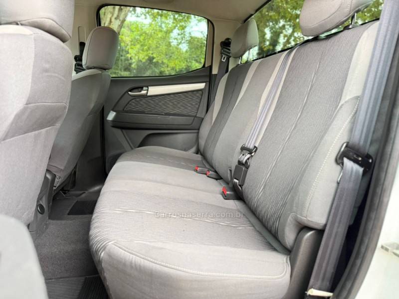 CHEVROLET - S10 - 2015/2016 - Branca - R$ 98.900,00