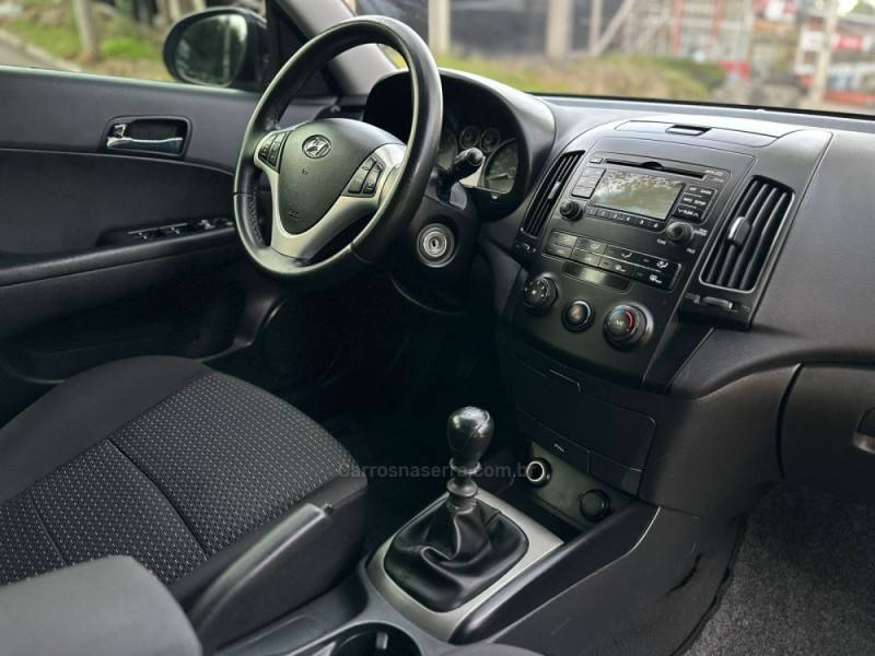 HYUNDAI - I30 - 2010/2010 - Azul - R$ 43.900,00