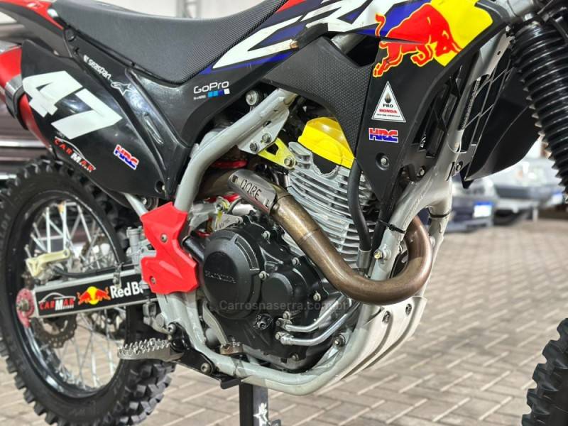 HONDA - CRF 250F - 2020/2020 - Preta - R$ 35.900,00