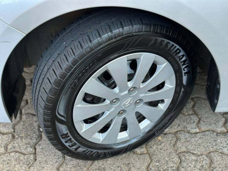 HYUNDAI - HB20S - 2014/2014 - Prata - R$ 57.900,00