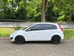 FORD - FIESTA - 2012/2013 - Branca - R$ 34.900,00