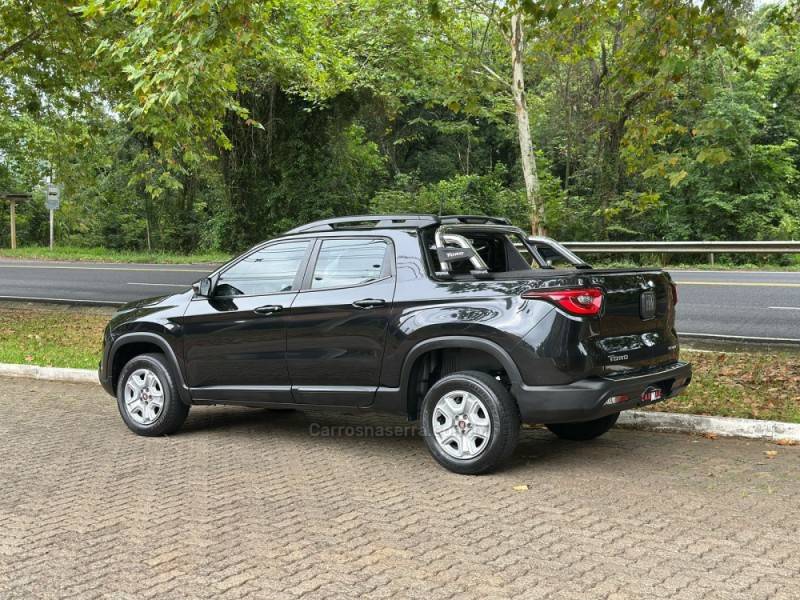 FIAT - TORO - 2016/2017 - Preta - R$ 79.900,00