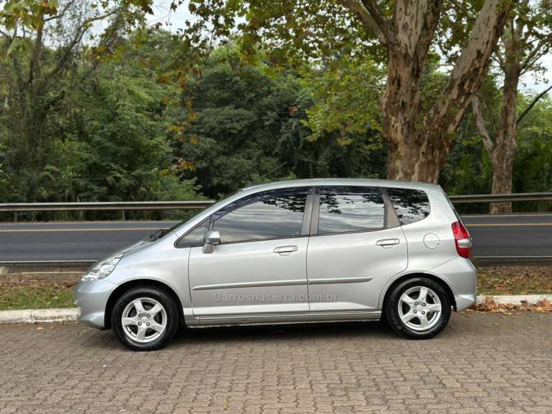 HONDA - FIT - 2007/2008 - Prata - R$ 35.900,00