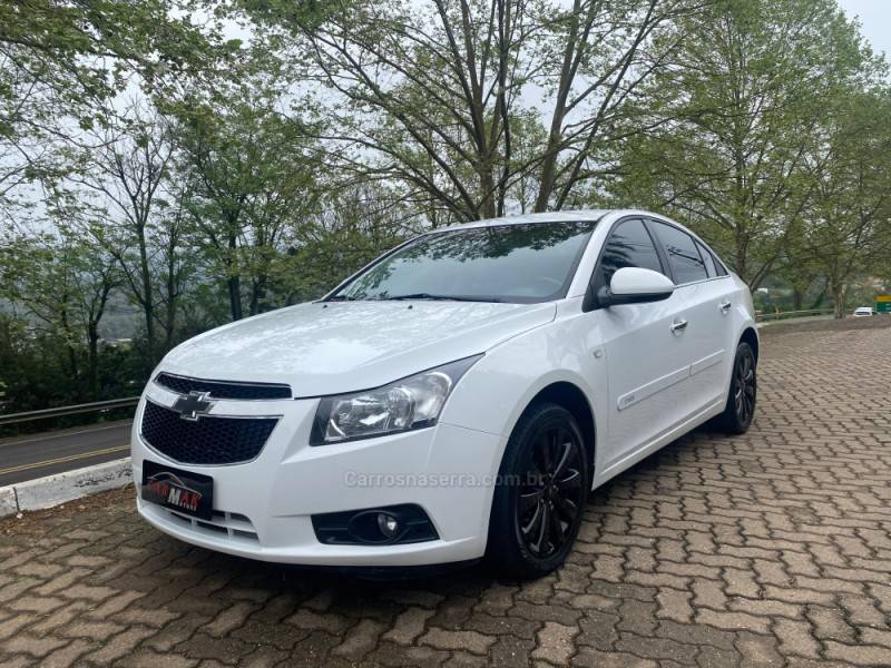 CHEVROLET - CRUZE - 2013/2013 - Branca - R$ 63.900,00