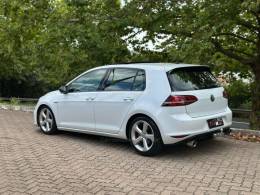 VOLKSWAGEN - GOLF - 2015/2016 - Branca - R$ 145.900,00