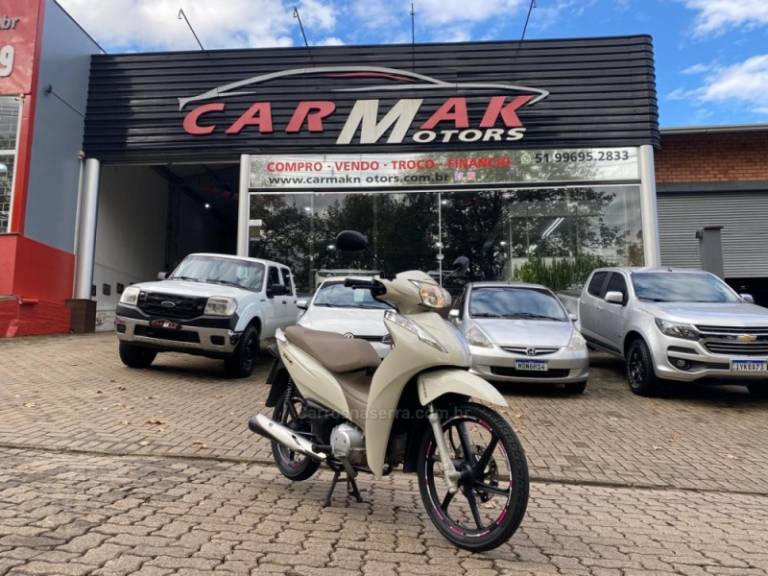 HONDA - BIZ 125 - 2019/2019 - Branca - R$ 15.900,00