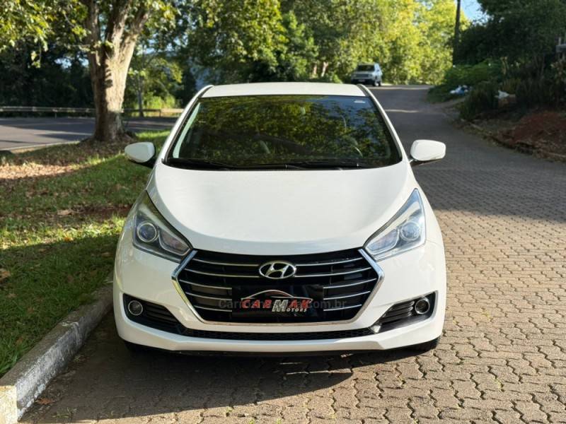 HYUNDAI - HB20S - 2016/2017 - Branca - R$ 68.900,00