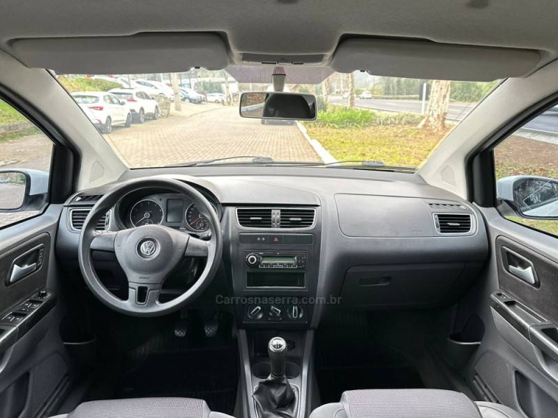 VOLKSWAGEN - FOX - 2010/2011 - Branca - R$ 38.900,00