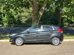 FORD - FIESTA - 2016/2017 - Preta - R$ 59.900,00