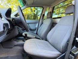 VOLKSWAGEN - SAVEIRO - 2009/2010 - Preta - R$ 39.900,00