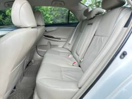 TOYOTA - COROLLA - 2012/2013 - Branca - R$ 75.900,00