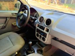 VOLKSWAGEN - SAVEIRO - 2009/2010 - Preta - R$ 39.900,00