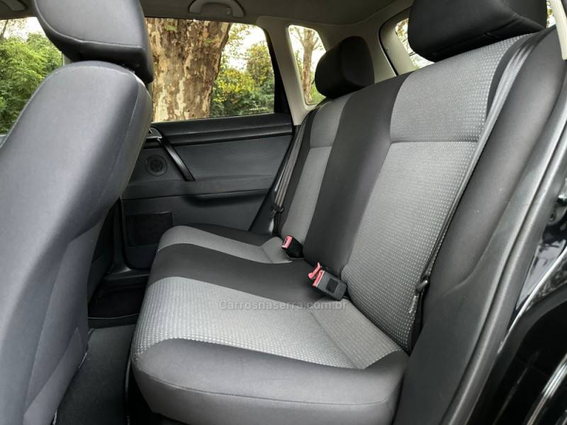 VOLKSWAGEN - POLO - 2012/2013 - Preta - R$ 43.900,00