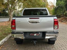 TOYOTA - HILUX - 2017/2017 - Prata - R$ 179.900,00