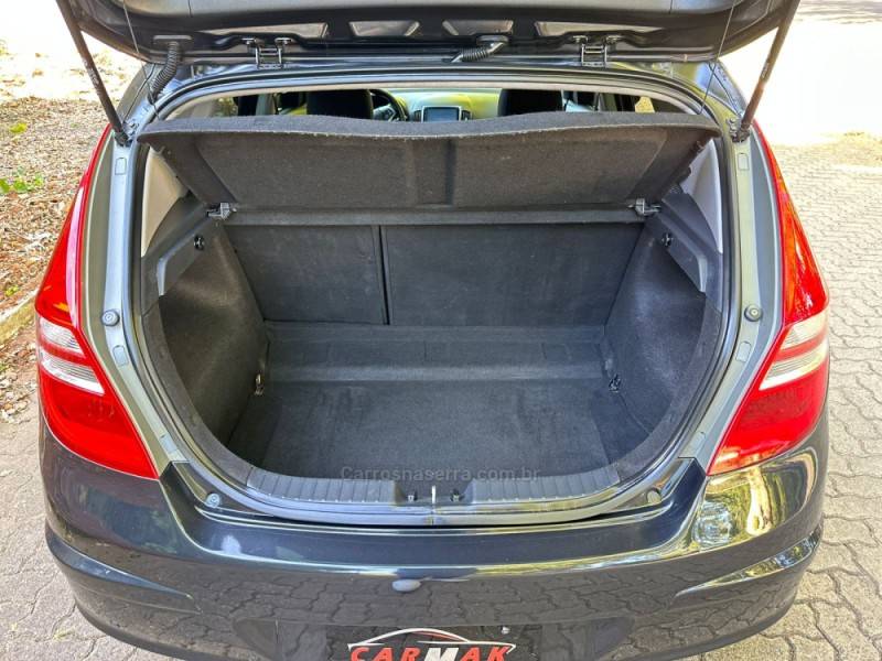 HYUNDAI - I30 - 2009/2010 - Preta - R$ 48.900,00