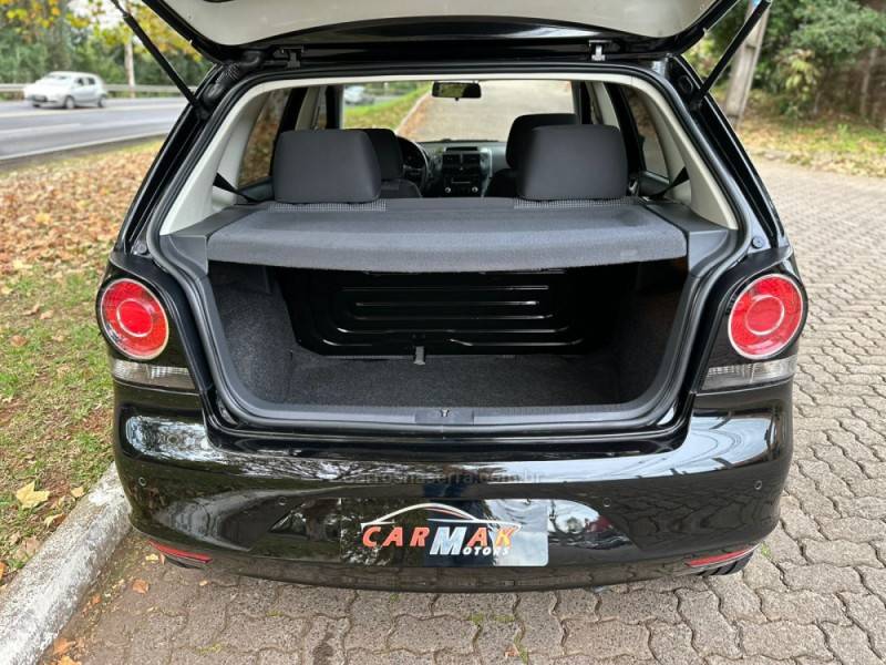 VOLKSWAGEN - POLO - 2012/2013 - Preta - R$ 43.900,00