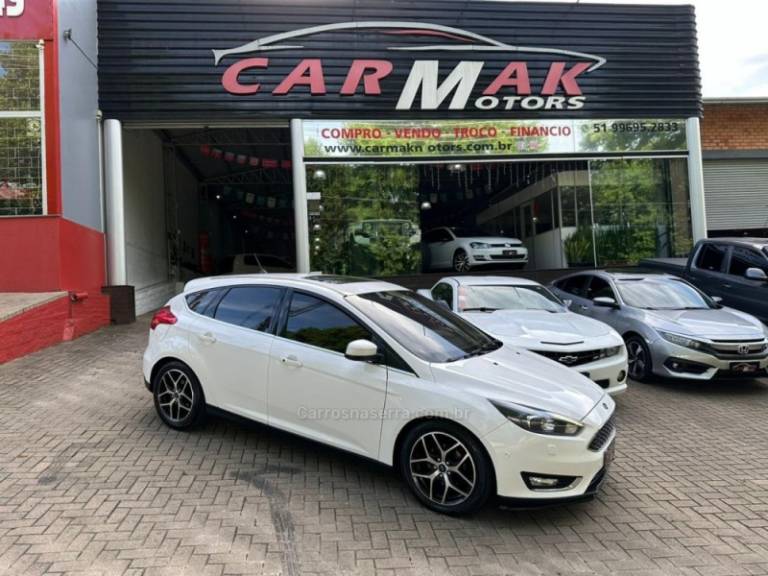 FORD - FOCUS - 2019/2019 - Branca - R$ 79.900,00