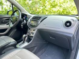 CHEVROLET - TRACKER - 2015/2016 - Branca - R$ 74.900,00
