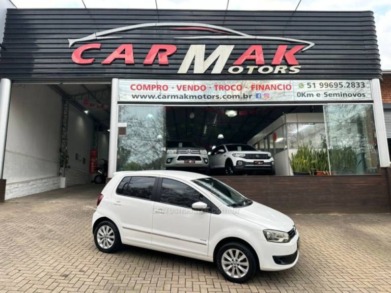 VOLKSWAGEN - FOX - 2010/2011 - Branca - R$ 38.900,00