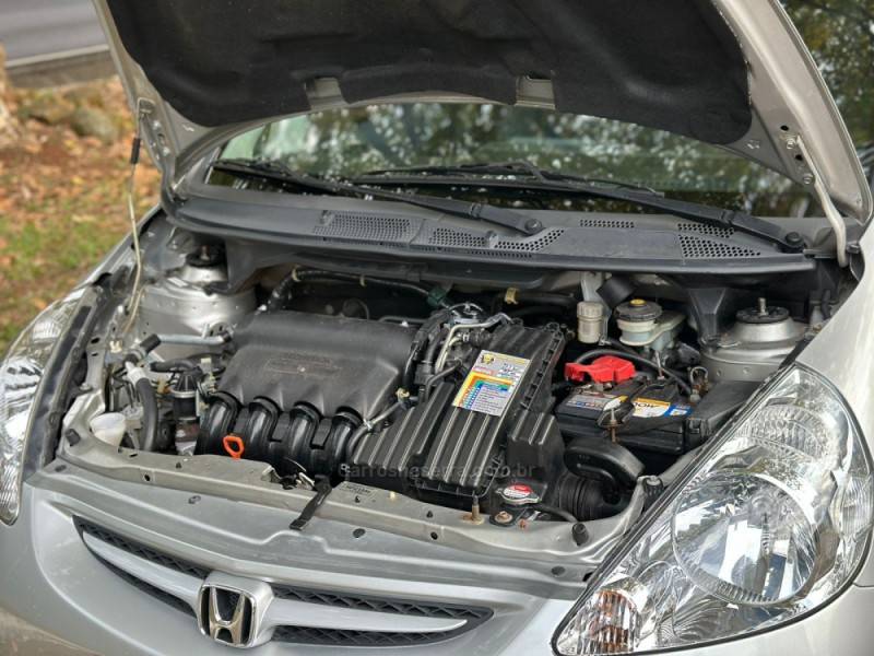 HONDA - FIT - 2007/2008 - Prata - R$ 35.900,00