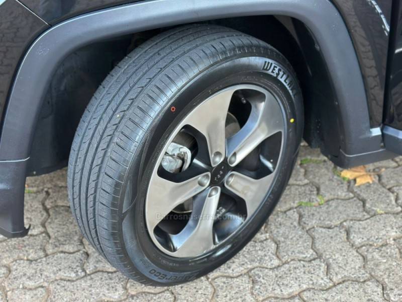 JEEP - COMPASS - 2017/2018 - Preta - R$ 98.900,00