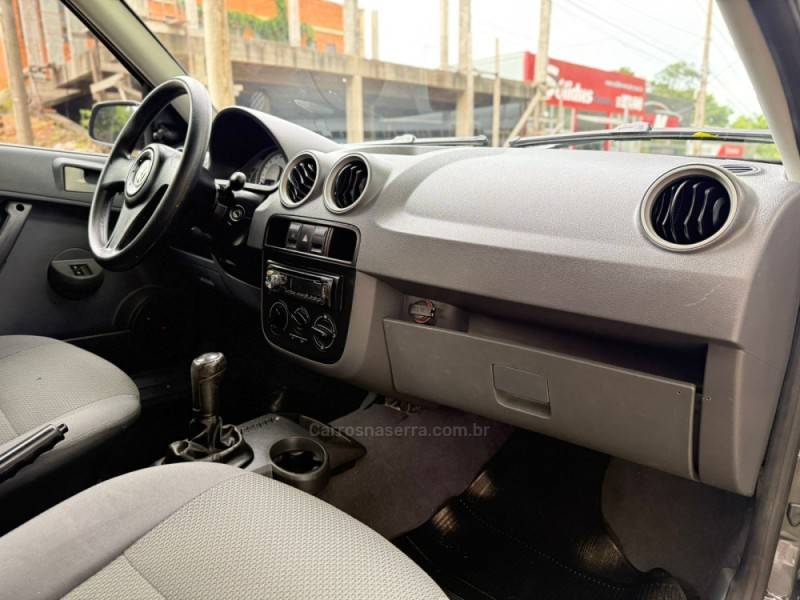 VOLKSWAGEN - GOL - 2007/2008 - Cinza - R$ 25.900,00