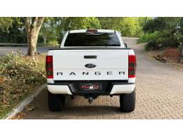 FORD - RANGER - 2012/2013 - Branca - R$ 110.900,00