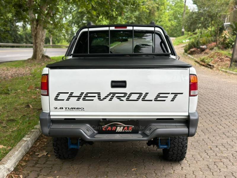 CHEVROLET - S10 - 2000/2000 - Branca - R$ 65.900,00