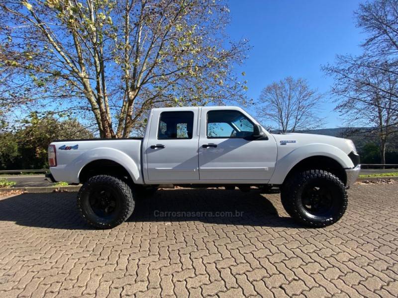 FORD - RANGER - 2011/2011 - Branca - R$ 105.900,00