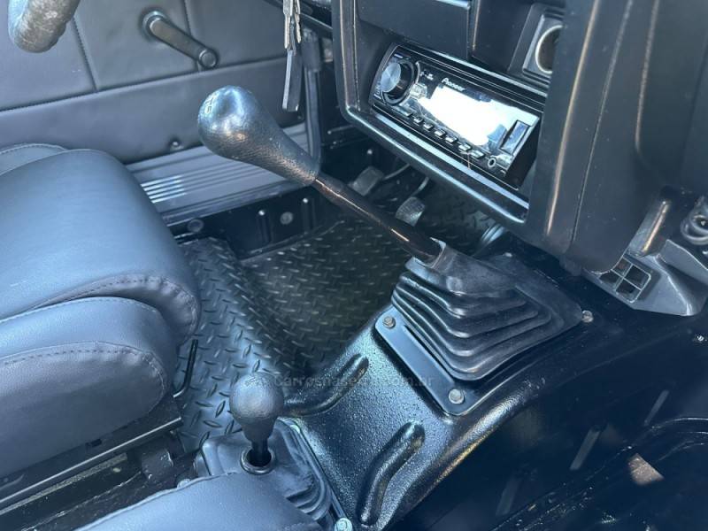 SUZUKI - SAMURAI - 1993/1993 - Cinza - R$ 79.900,00