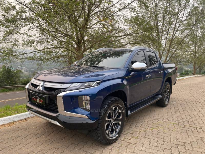 MITSUBISHI - L200 TRITON - 2023/2023 - Azul - R$ 250.000,00