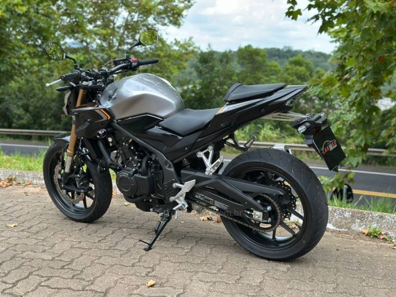 HONDA - CB 500F - 2022/2023 - Cinza - R$ 43.900,00