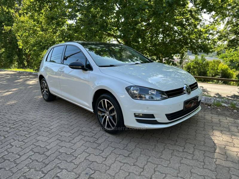 VOLKSWAGEN - GOLF - 2015/2015 - Branca - R$ 89.900,00