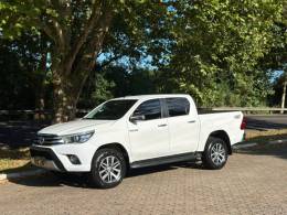 TOYOTA - HILUX - 2017/2018 - Branca - R$ 175.000,00