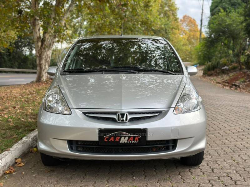 HONDA - FIT - 2007/2008 - Prata - R$ 35.900,00