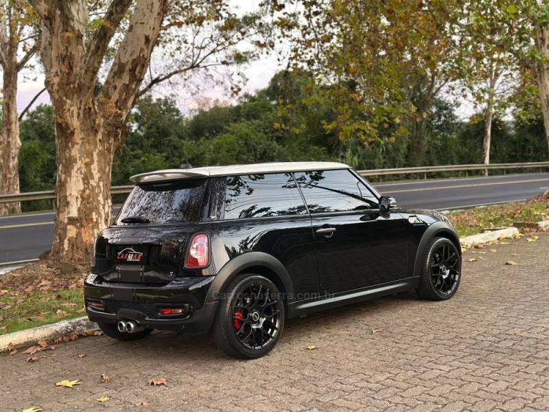 MINI - COOPER - 2013/2013 - Preta - R$ 75.900,00