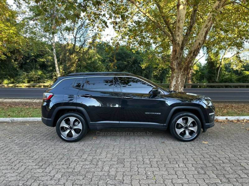 JEEP - COMPASS - 2017/2018 - Preta - R$ 98.900,00