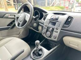 KIA MOTORS - CERATO - 2010/2011 - Prata - R$ 49.900,00