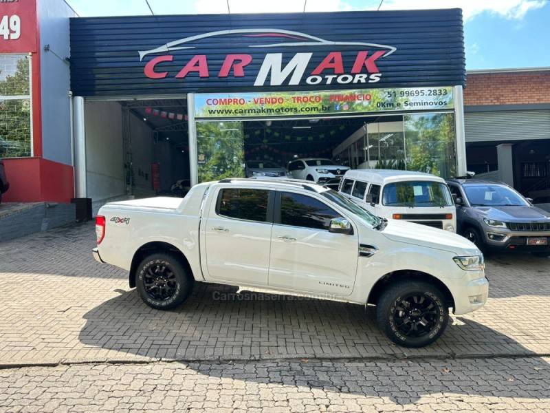 FORD - RANGER - 2016/2017 - Branca - R$ 142.900,00