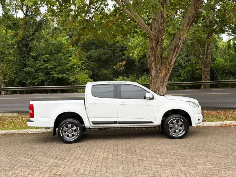 CHEVROLET - S10 - 2015/2016 - Branca - R$ 98.900,00