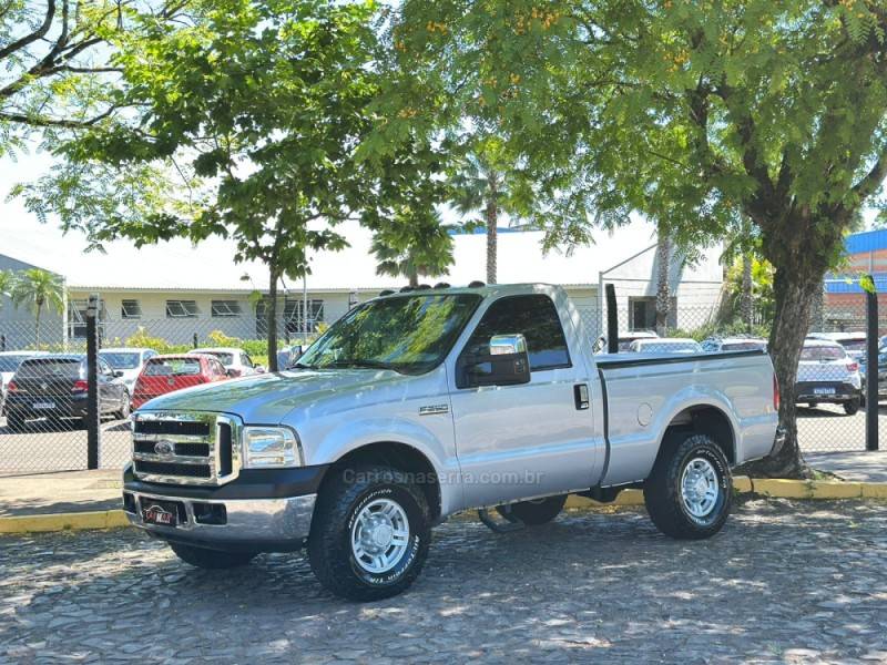 FORD - F-250 - 2010/2010 - Prata - R$ 169.900,00