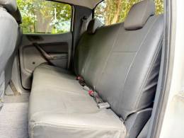 FORD - RANGER - 2012/2013 - Branca - R$ 110.900,00