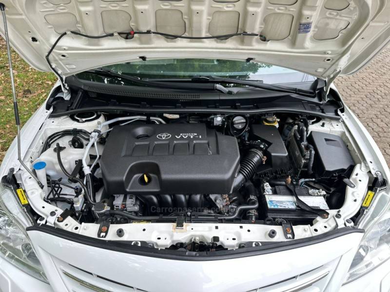 TOYOTA - COROLLA - 2012/2013 - Branca - R$ 75.900,00