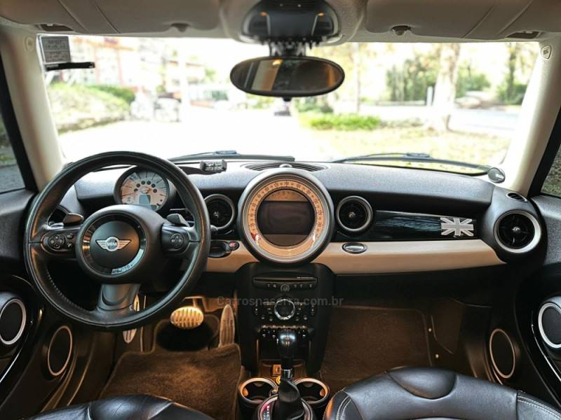 MINI - COOPER - 2013/2013 - Preta - R$ 75.900,00