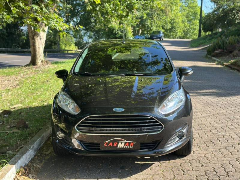 FORD - FIESTA - 2016/2017 - Preta - R$ 59.900,00