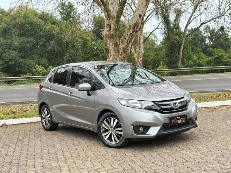 HONDA - FIT - 2015/2015 - Cinza - R$ 69.900,00